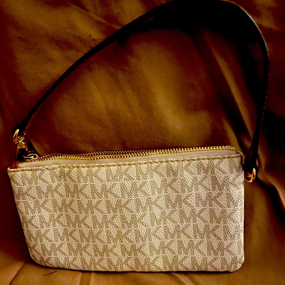 Michael Kors wristlet